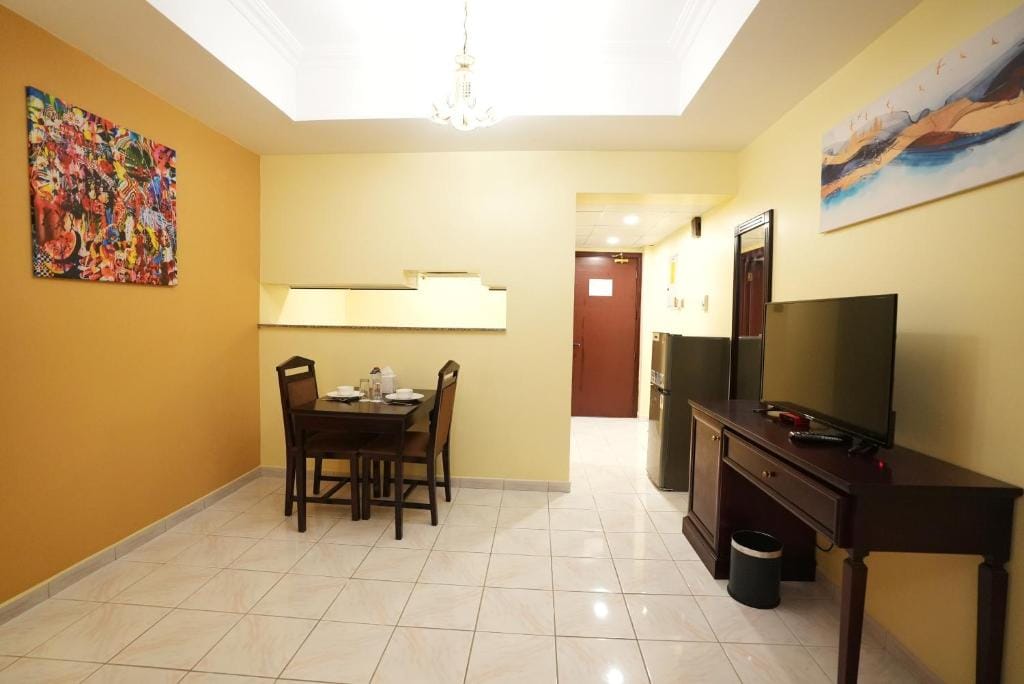 Executive-Studio living room