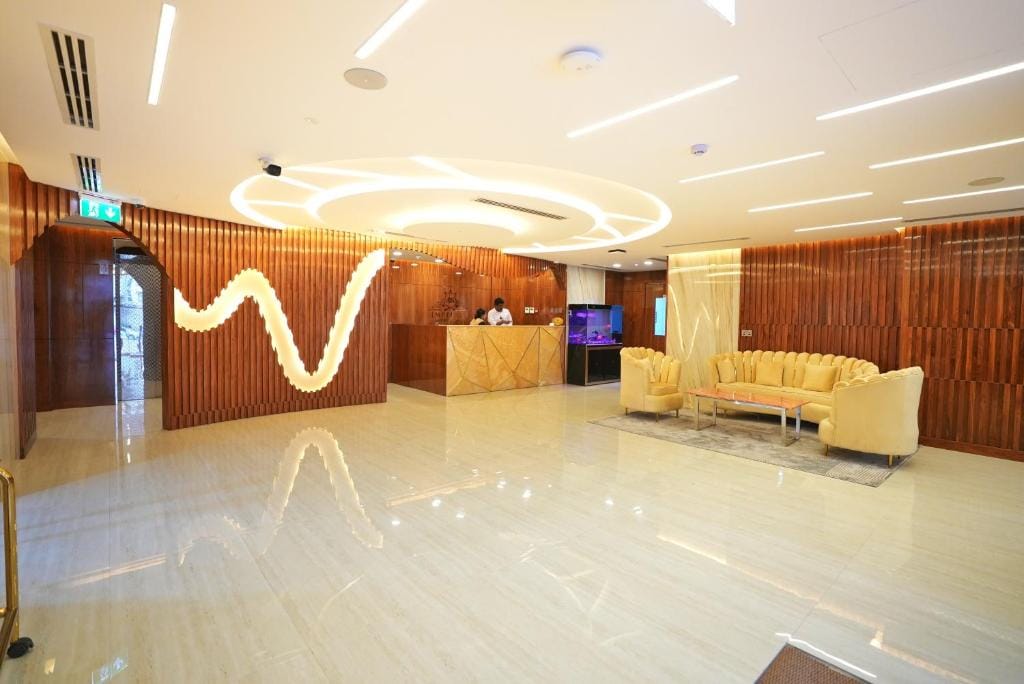 entrance at Manchester Plaza